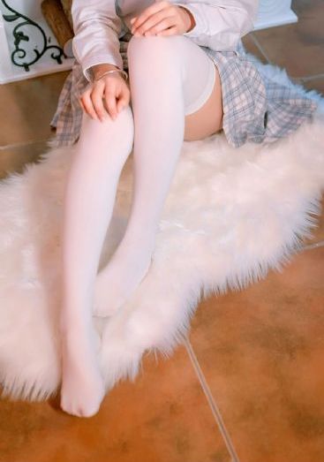 欧美美女穿乳胶衣_BD国语HD高清在线观看