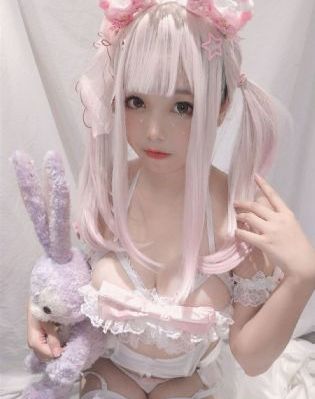 欧美清秀姑娘_4K全集免费观看