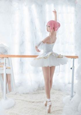 欧美裸色美妆_BD高清免费观看